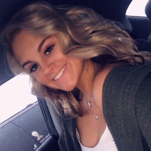 Meet your Posher, Hillary